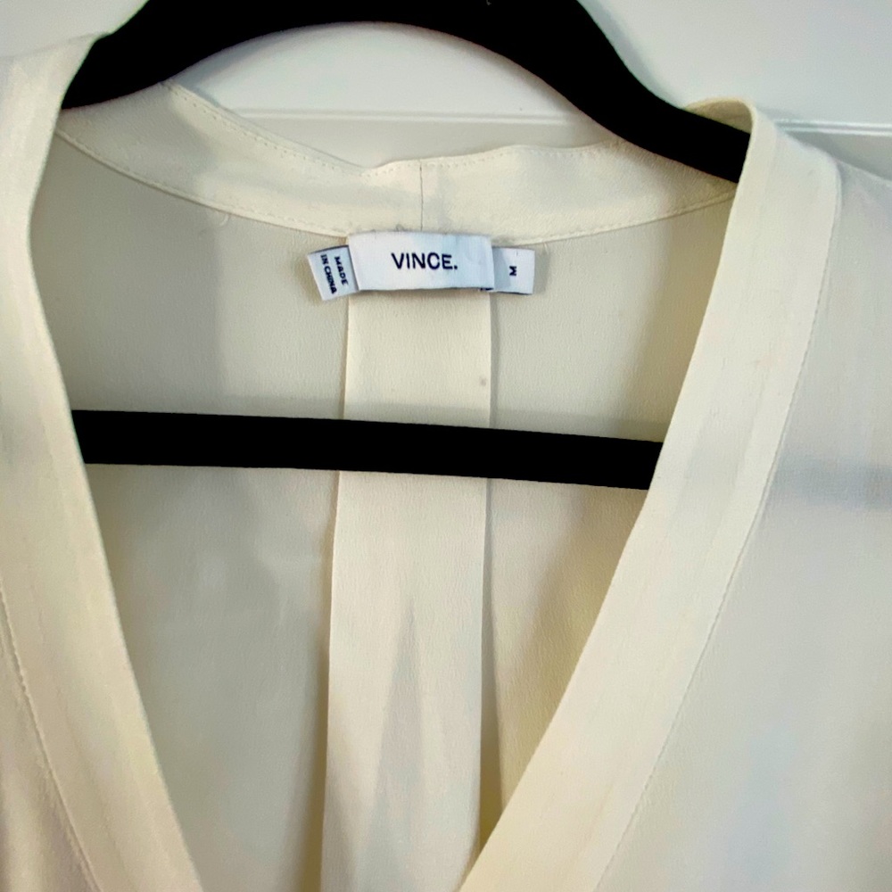 Vince. Silk v-neck button down tunic size M